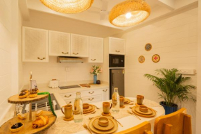 ELIVAAS House of Neptune 1 BHK Cottage on the Beach & Famous Cafes, Restros